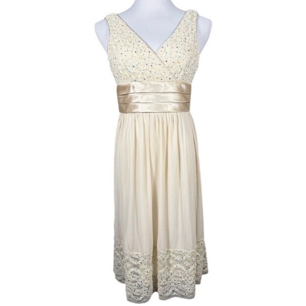 R&M Richards Petite Champagne Lace Sequin Cocktail Dress 8P V-Neck Fit & Flare
